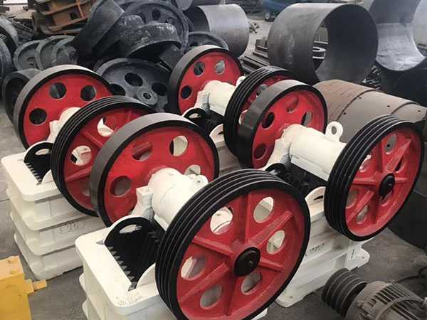 青海履带式移动破碎机移动破碎