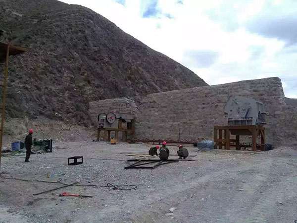 上海斗式移动破碎机租赁