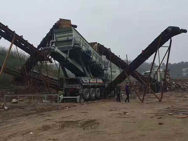 福建小型移动重锤破碎机孙工谈