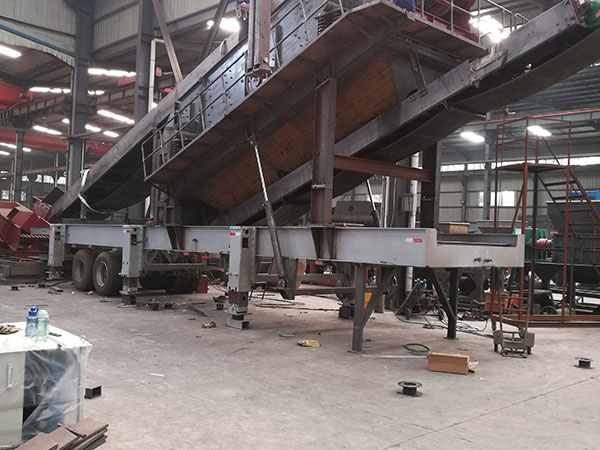 山西大形车载移动破碎机图片