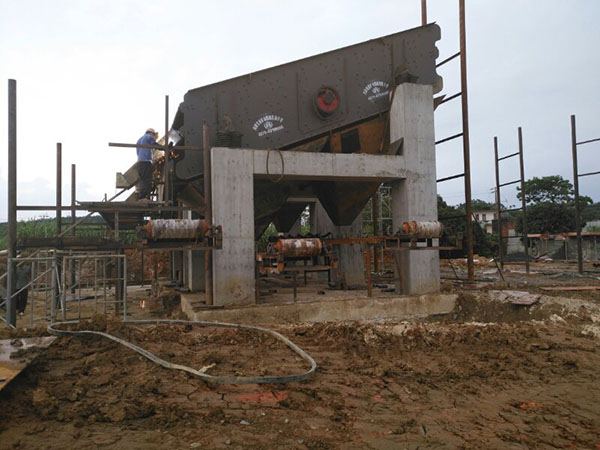 陕西石头重锤破碎机视频