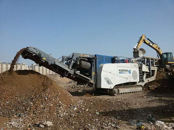 四川斗式移动破碎机小型