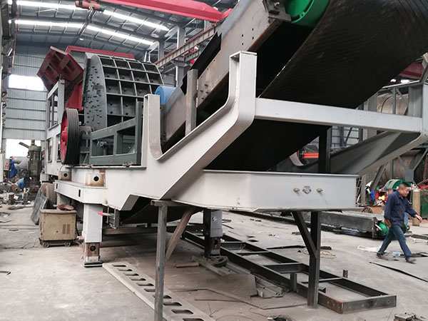 内蒙古挖机移动破碎机站报价