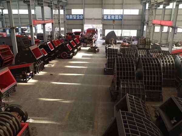 内蒙古挖机移动破碎机站报价