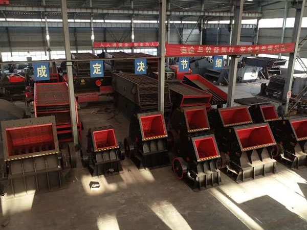 福建挖机移动破碎机站