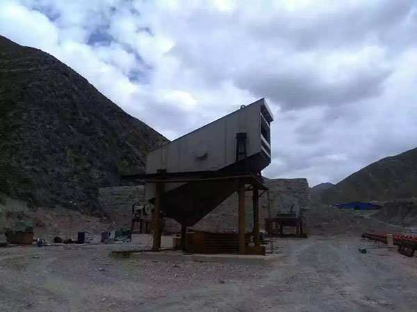 湖北半重锤破碎机多少钱一台