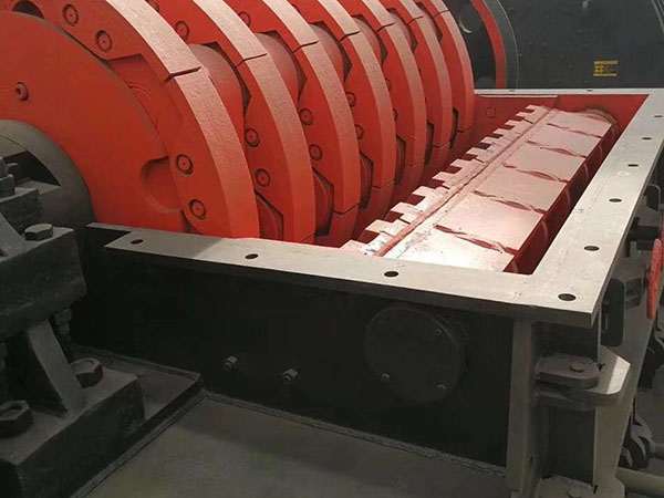 西藏锤式移动破碎机的优点