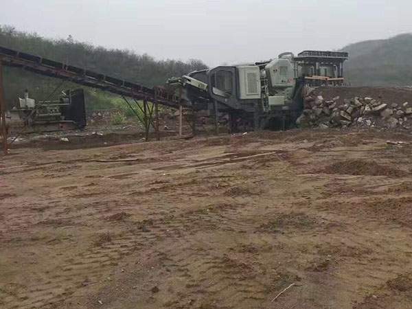 甘肃小型轮胎式移动破碎机加鄂破