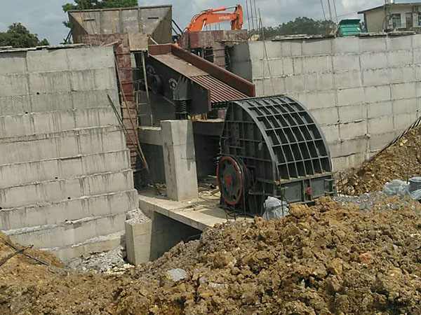 四川大型重锤破碎机和鄂式破碎机价格