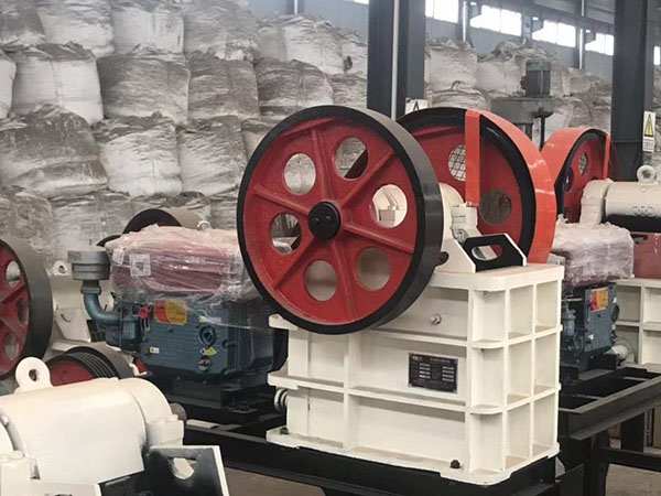 福建贵州移动破碎机小型