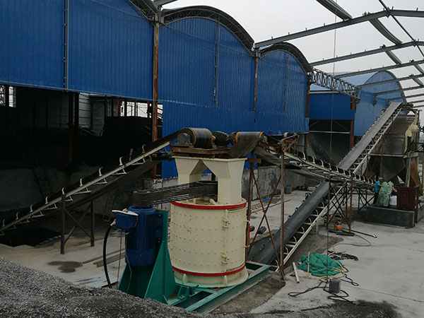 石块移动破碎站多少钱