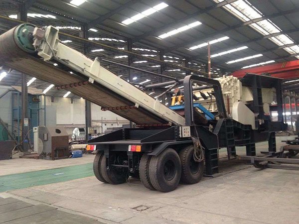 筛分式移动破碎站高速