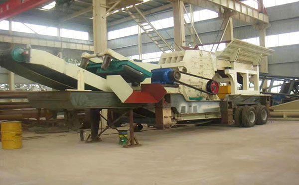 大型移动破碎机