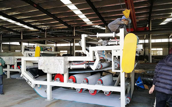 烟囱煤灰用的带式压滤机 烟囱煤灰用的带式压滤机