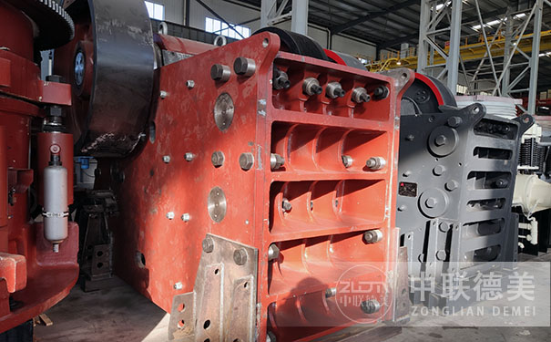 移动式颚式破碎机